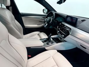 BMW 530 bild 8