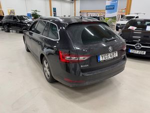 Skoda Superb bild 2