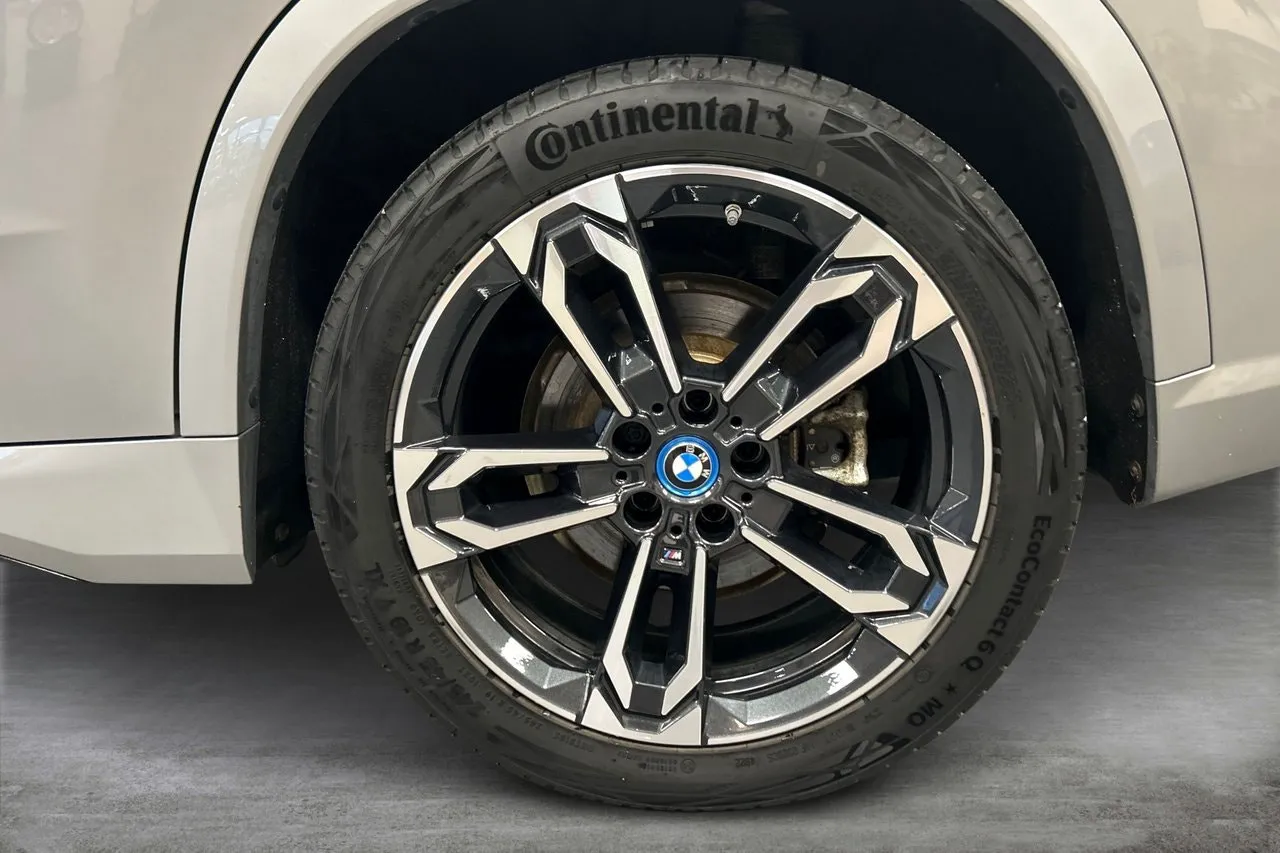 BMW iX1 bild 14