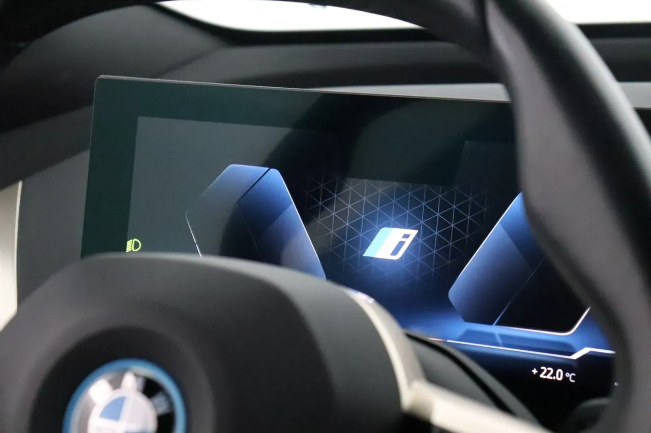 BMW iX bild 26