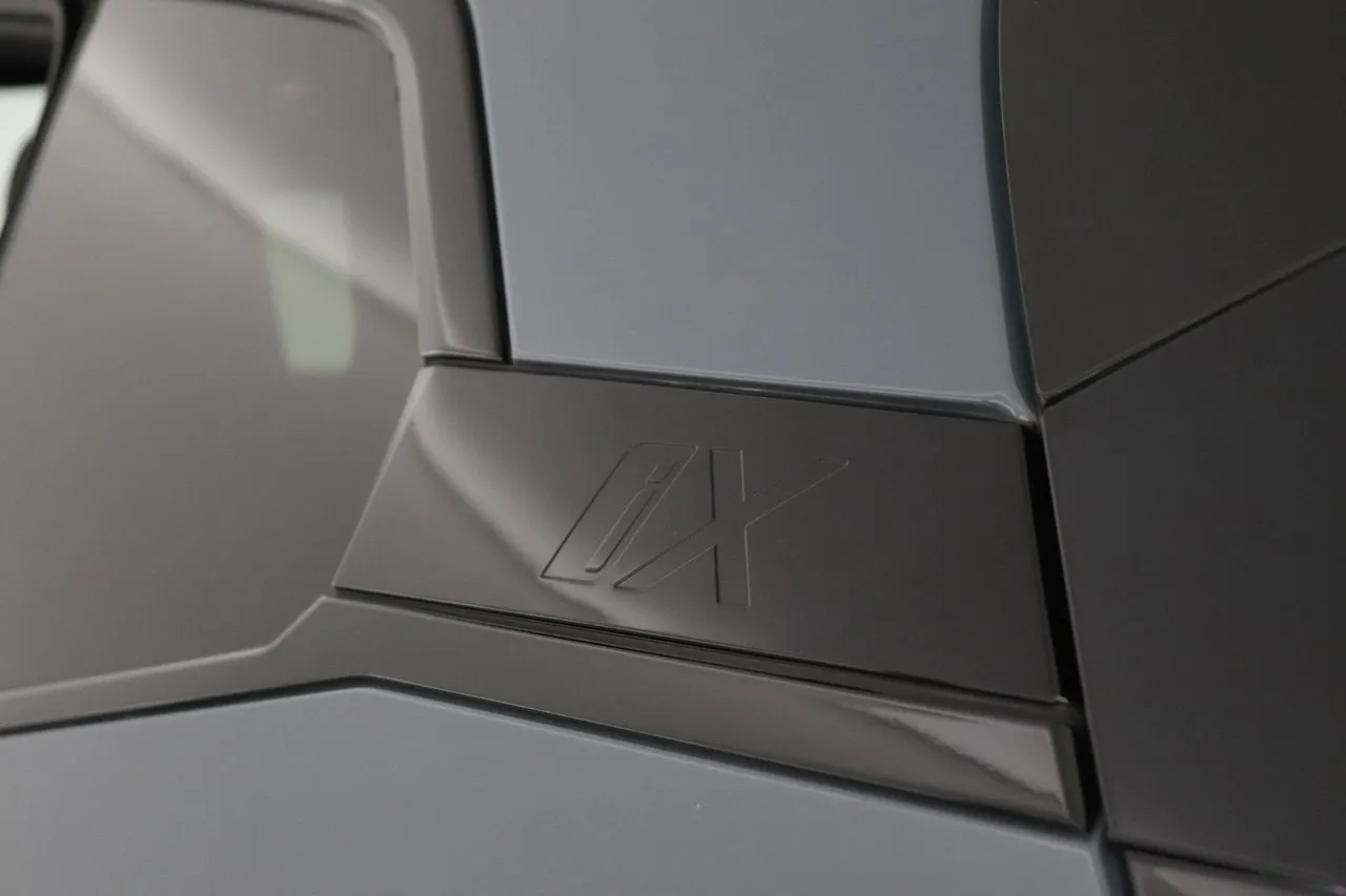 BMW iX bild 13