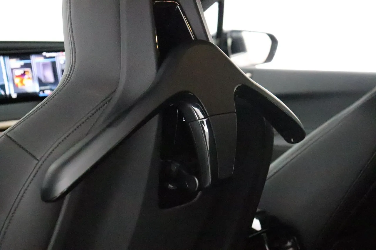 BMW iX bild 21