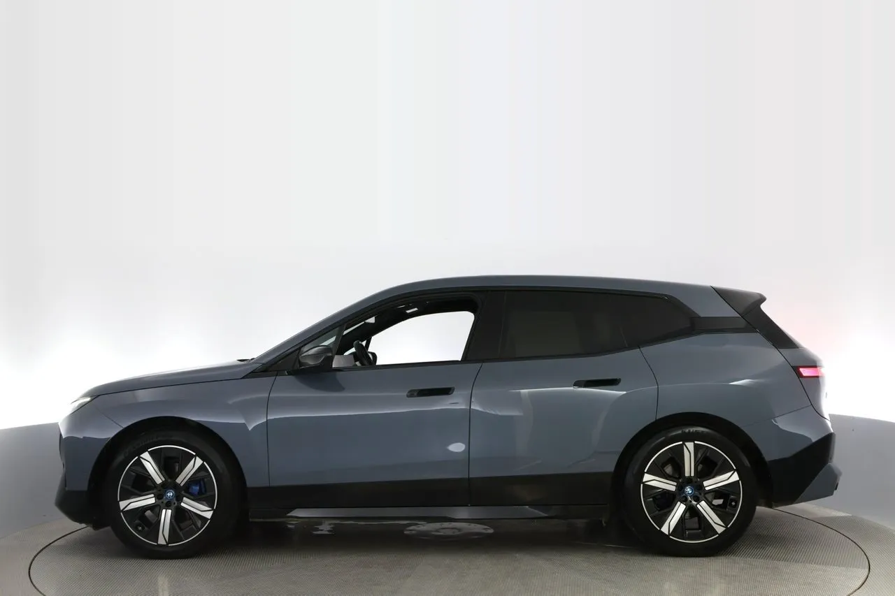 BMW iX bild 2