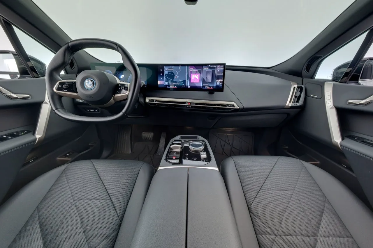 BMW iX bild 16