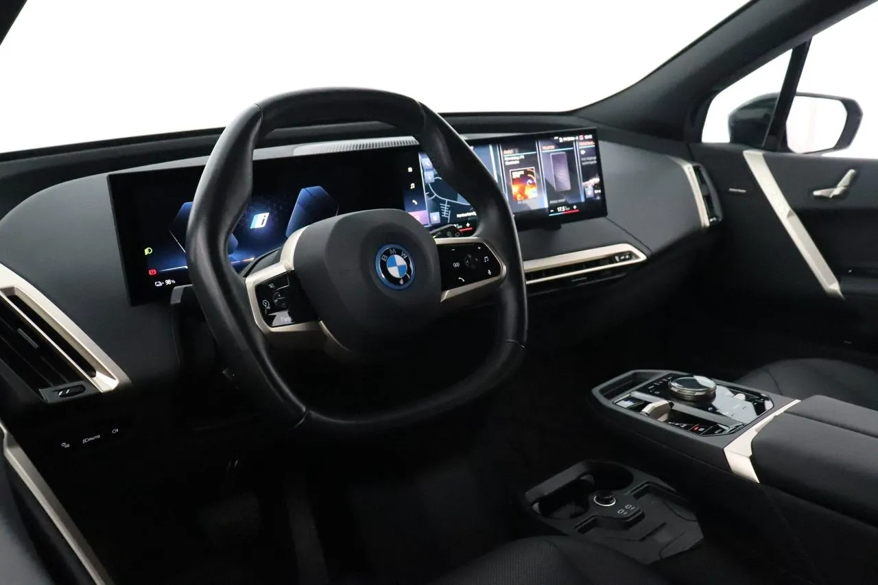 BMW iX bild 15
