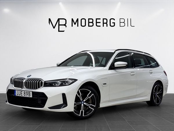 BMW 330 e xDrive Touring 292hk M Sport Navi CarPlay MOMS 18" - 2023