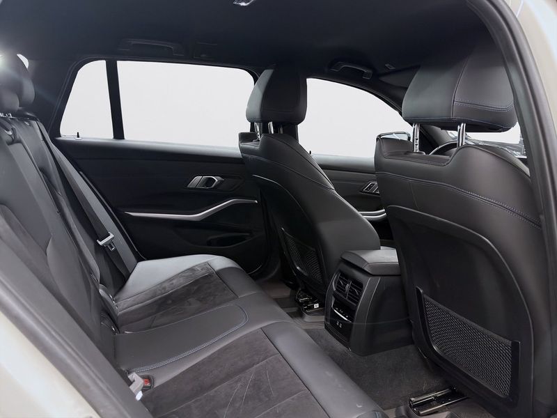 BMW 330 bild 17