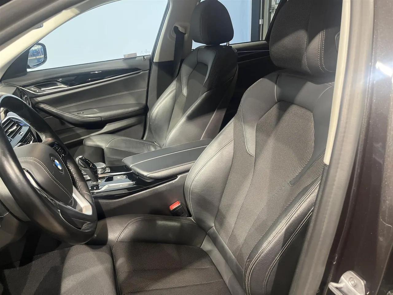 BMW 520 bild 8