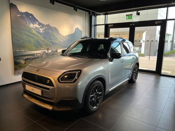 MINI Countryman SE ALL4 Favoured Trim Paket M Vinterhjul ingår!* - 2025