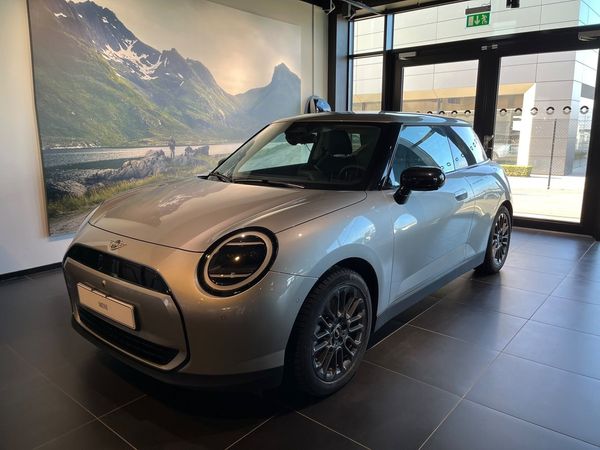 MINI Cooper E Classic Trim Paket L Vinterhjul ingår!* - 2025