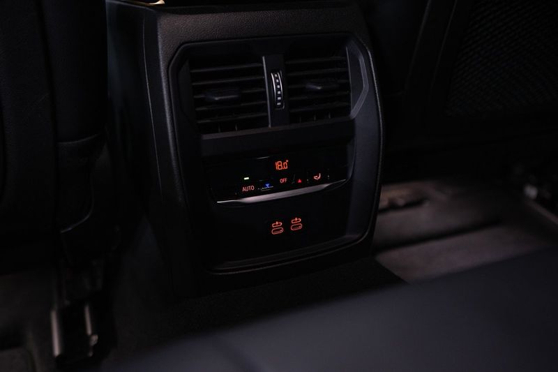 BMW 330 bild 12