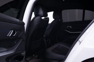 BMW 330 bild 11