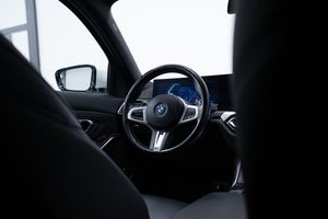 BMW 330 bild 15