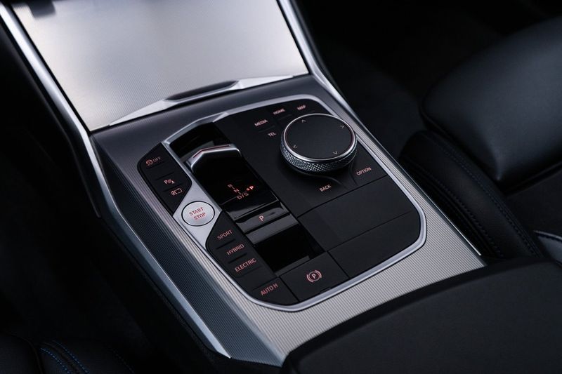BMW 330 bild 19