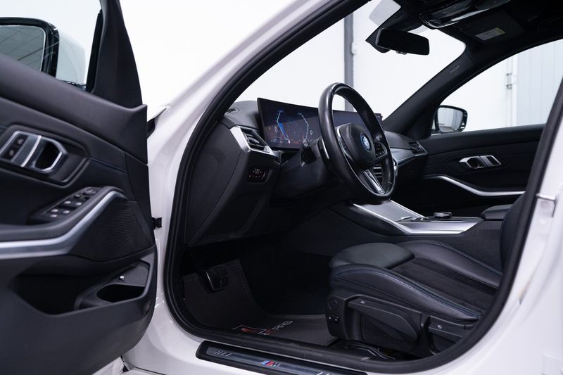 BMW 330 bild 8