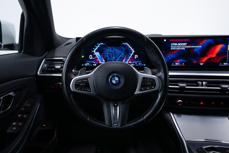 BMW 330 bild 16