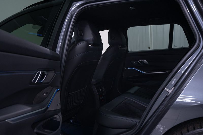 BMW 330 bild 15
