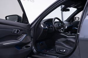 BMW 330 bild 9