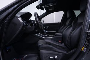 BMW 330 bild 12