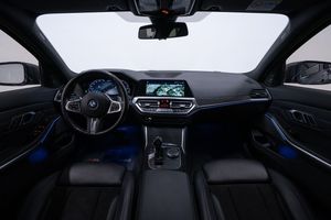 BMW 330 bild 18