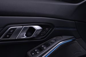 BMW 330 bild 11