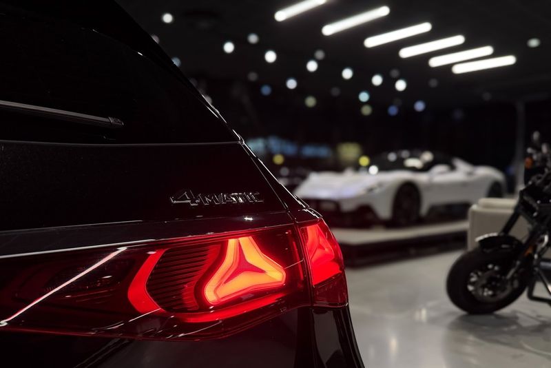 Mercedes E300 bild 6