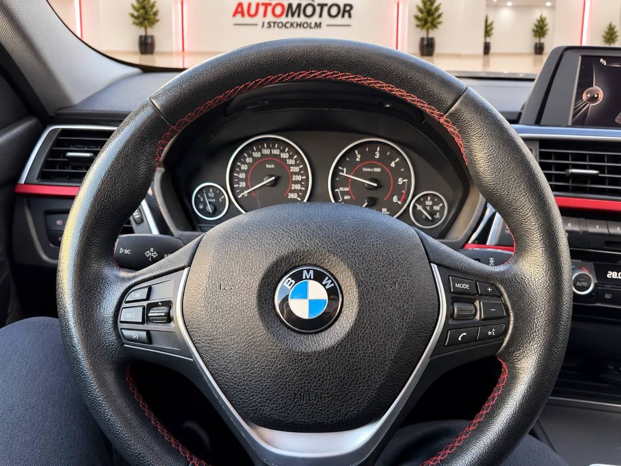 BMW 320 bild 12
