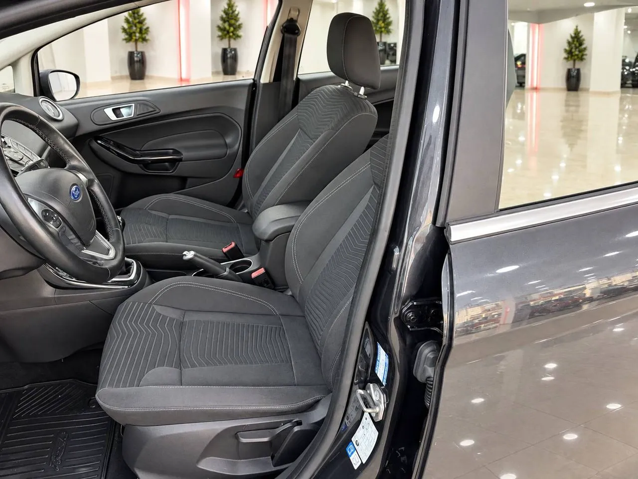 Ford Fiesta bild 8
