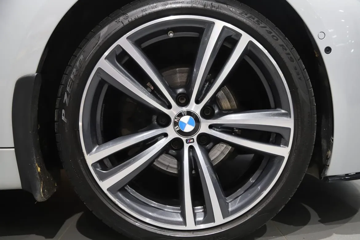 BMW 320 bild 4