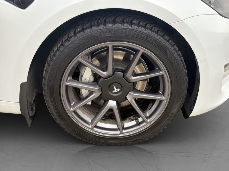 Tesla Model 3 bild 35
