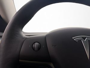 Tesla Model 3 bild 19
