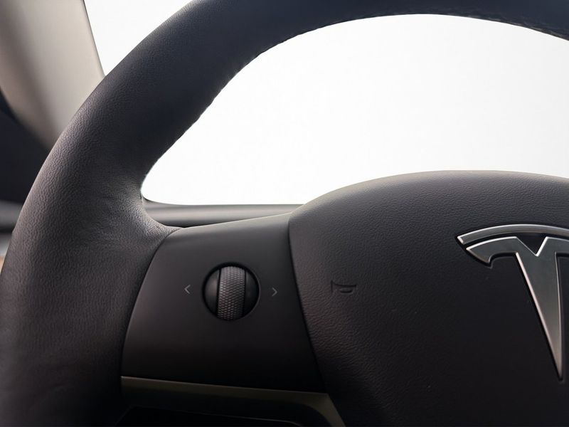 Tesla Model 3 bild 19