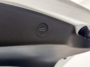 Tesla Model 3 bild 11