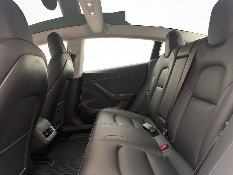 Tesla Model 3 bild 14