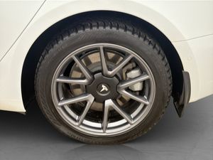 Tesla Model 3 bild 33