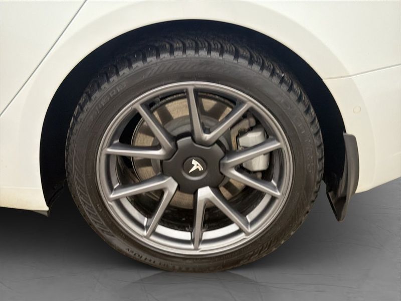 Tesla Model 3 bild 33