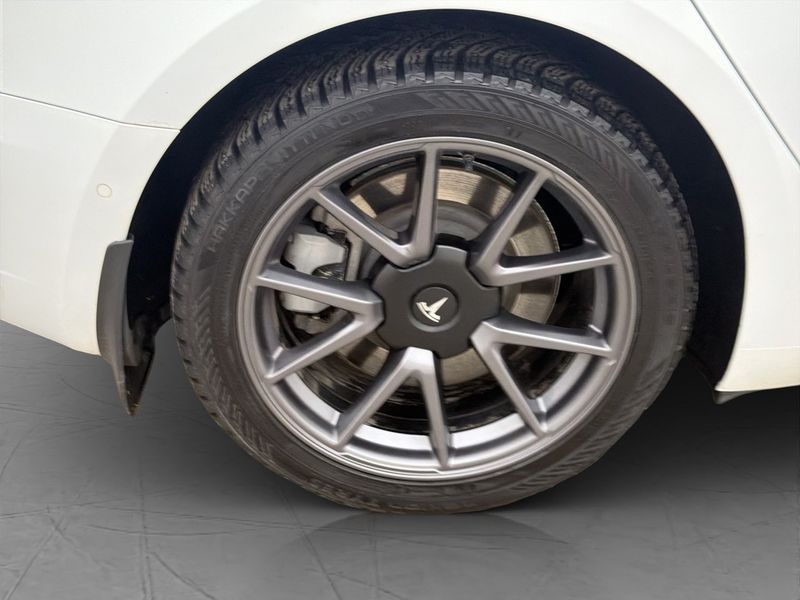 Tesla Model 3 bild 34