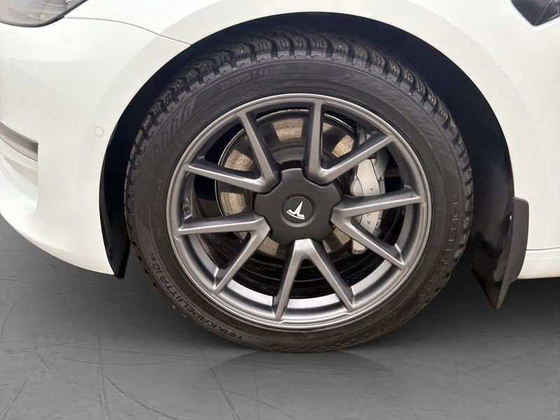 Tesla Model 3 bild 32
