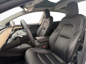 Tesla Model 3 bild 18