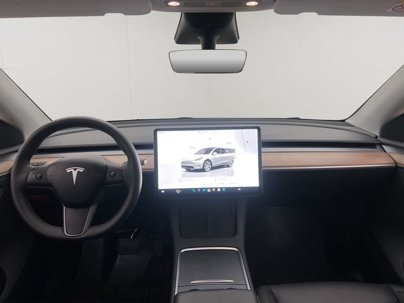 Tesla Model Y bild 16