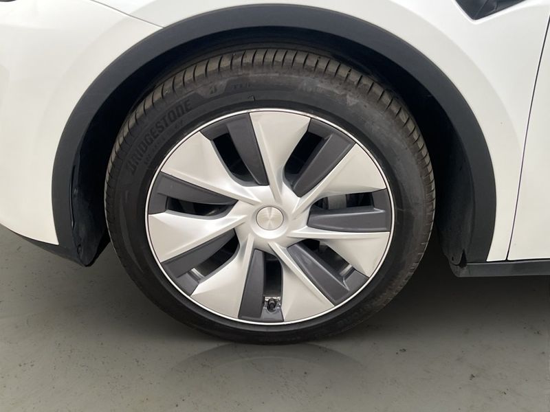 Tesla Model Y bild 28