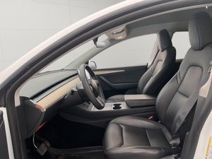 Tesla Model Y bild 19