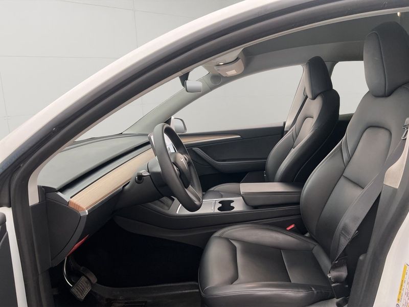 Tesla Model Y bild 19