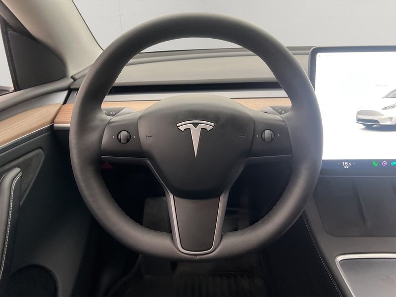 Tesla Model Y bild 17