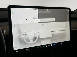 Tesla Model Y bild 27