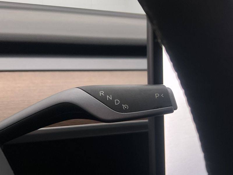Tesla Model Y bild 24