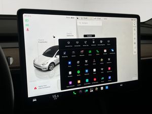Tesla Model Y bild 26