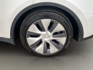 Tesla Model Y bild 30