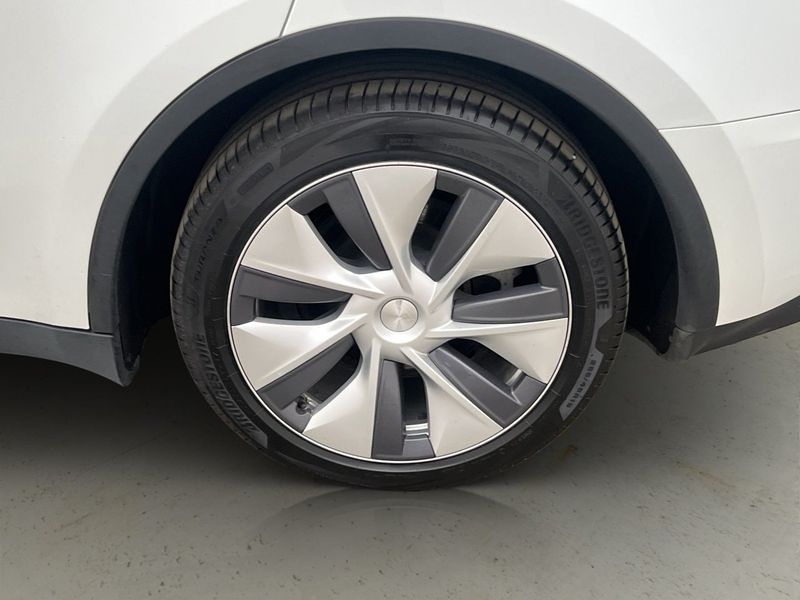 Tesla Model Y bild 30
