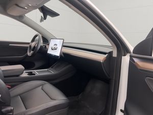 Tesla Model Y bild 14